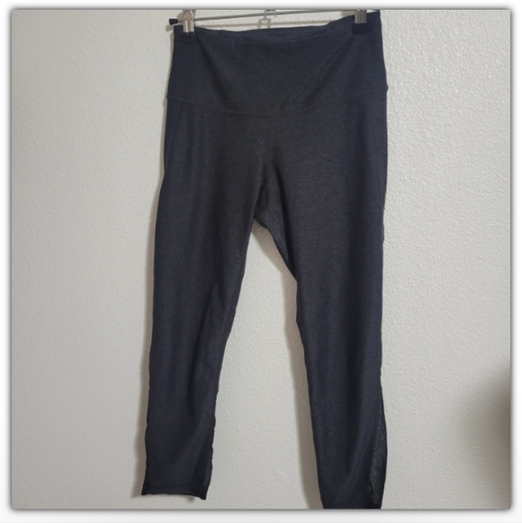 Z By Zella capri length leggings with sheer Black mesh on back size xs - Picture 2 of 7